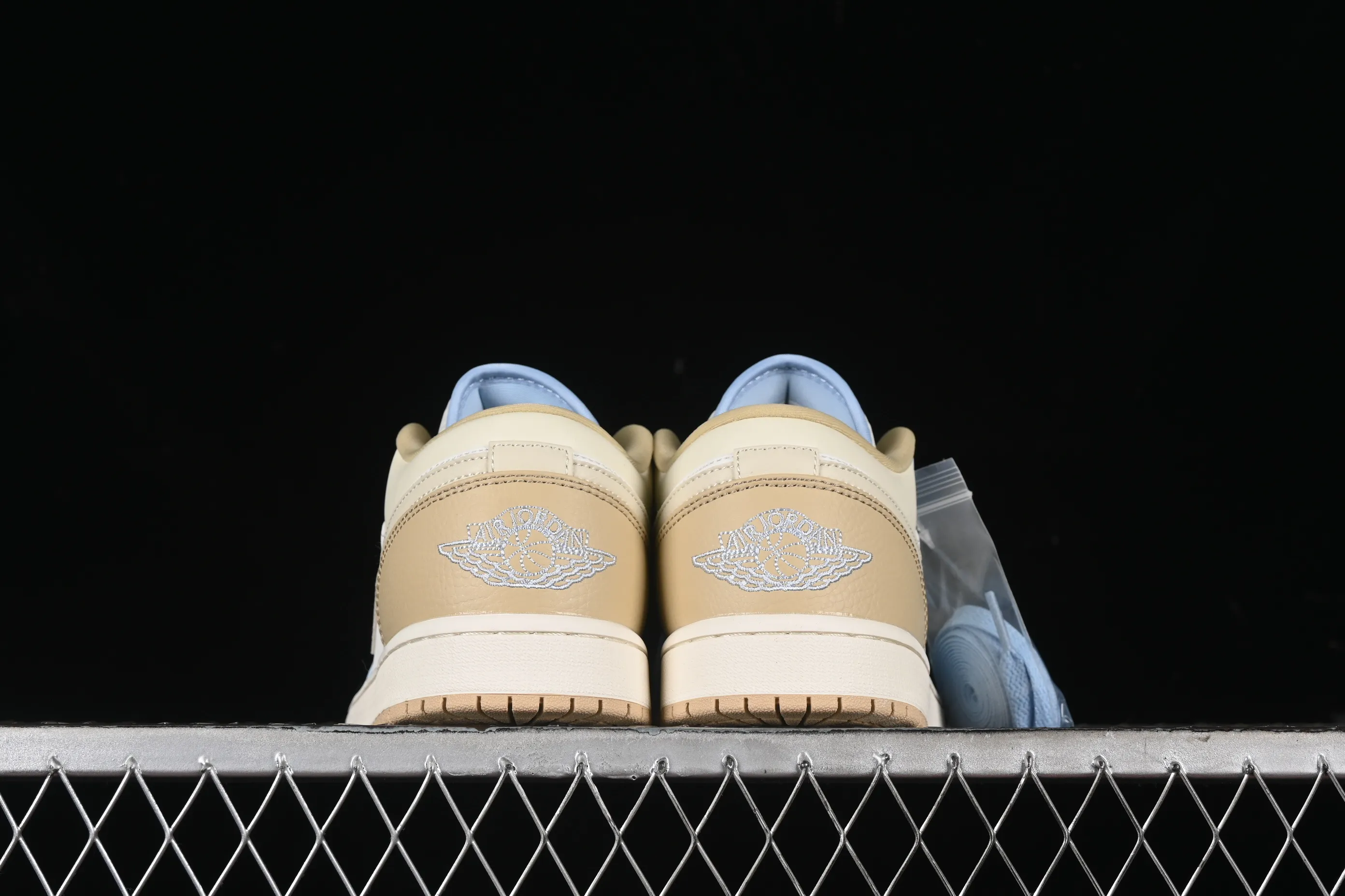 All categories Air Jordan Jordan series basketball shoes Air Jordan 1 Low Air Jordan 1 Low OG AJ1 Joe 1 meter white brown low-top cultural basketball shoes HQ4186-111
